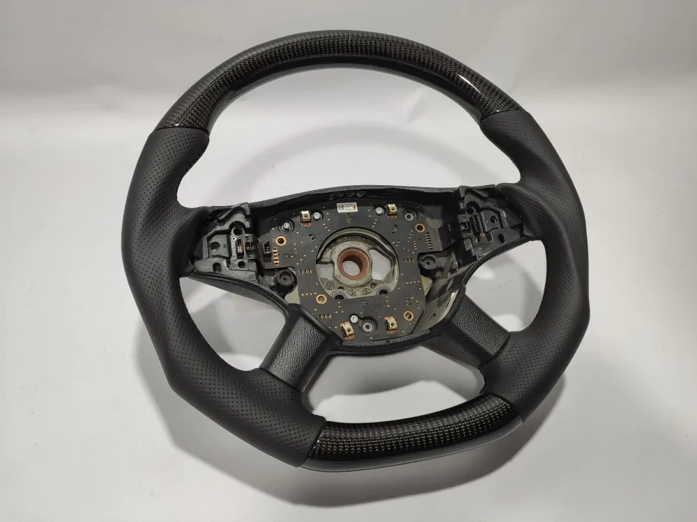 btswmc00016-gl-steering.jpg